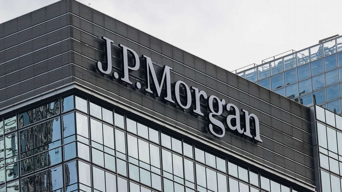 JPMorgan Chase & Co. has announced that it will allow its trading and wealth-management clients to use Bitcoin exchange-traded funds.